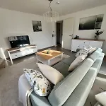 Esmeralda Mit Sonnenterrasse & Grossem Parkplatz Apartment