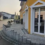 Esmeralda Mit Sonnenterrasse & Grossem Parkplatz