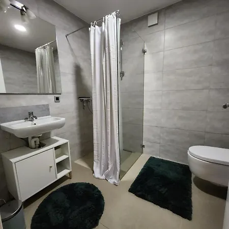 Moderne 72M2 Ferienwohnung Mit Sonnenterrase Top Lage 아파트