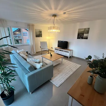 Esmeralda Mit Sonnenterrasse & Grossem Parkplatz Apartment