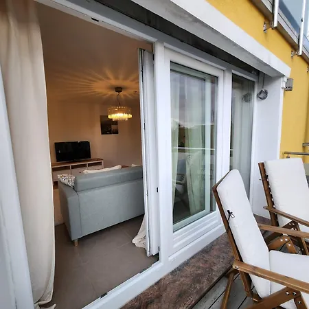 Moderne 72M2 Ferienwohnung Mit Sonnenterrase Top Lage Apartmán