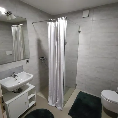 Moderne 72M2 Ferienwohnung Mit Sonnenterrase Top Lage Apartmán