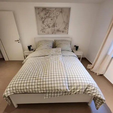 아파트 Moderne 72M2 Ferienwohnung Mit Sonnenterrase Top Lage